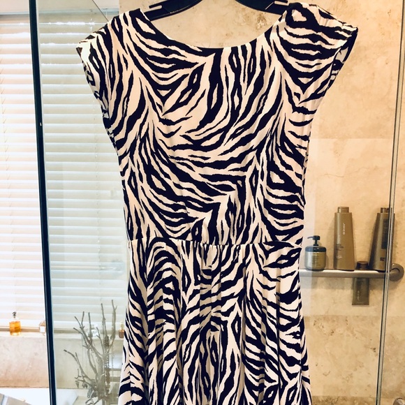 Alice and Olivia Zebra Print Silk Dress NWT - Picture 4 of 8